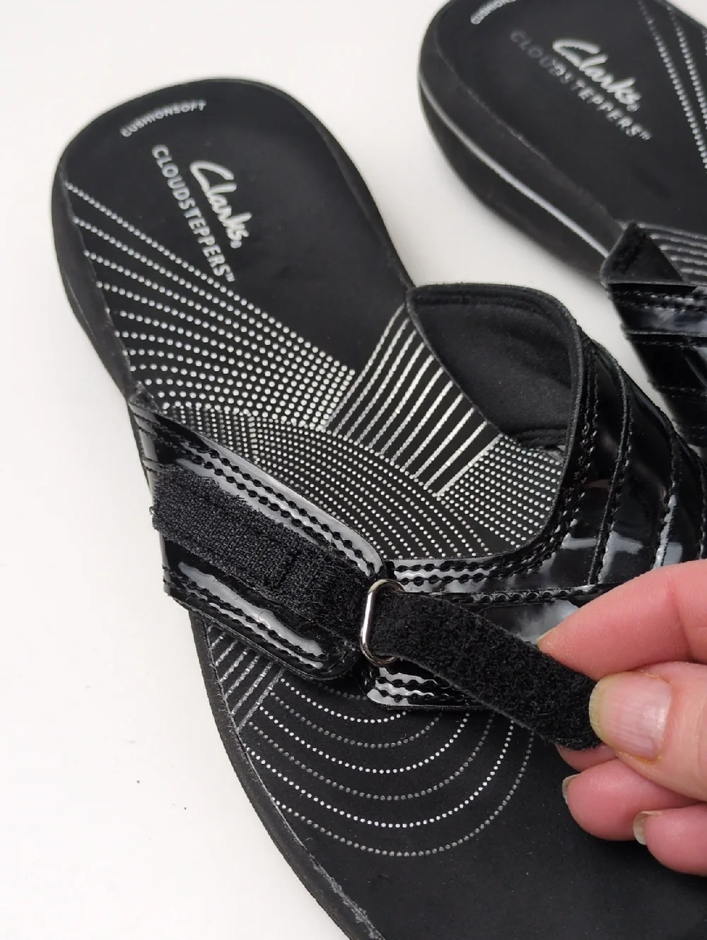 Clarks Cloudsteppers Black Patent  CushionSoft Flip Flop Sandals Women's 10